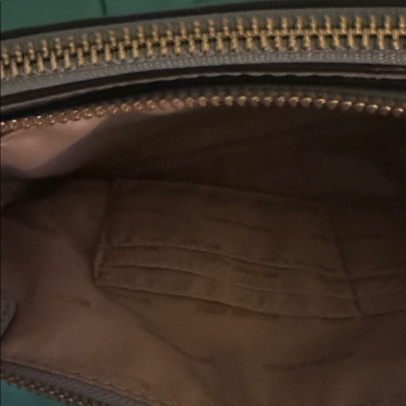 Michael Kors Elegant Gray Crossbody Bag - Picture 4 of 8